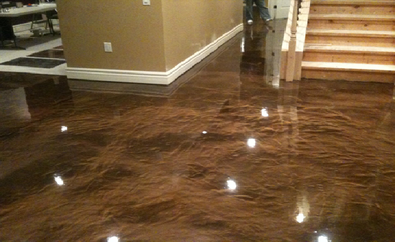 Image of shiny brown coloured expoxy floor in a home